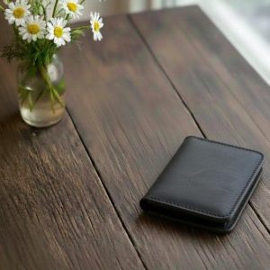Personalized Vertical Leather Bifold Wallet: Minimalist Card Holder